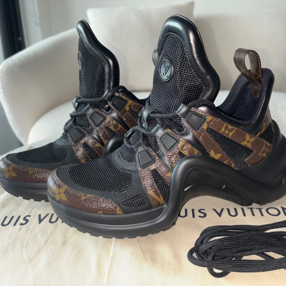 Louis Vuitton Sneakers Black/Monogram Size 36 1/2 - Picture 3 of 9